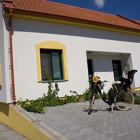 Apartmány U Zámečku Hlohovec Exterior foto
