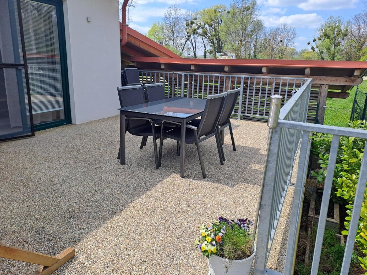 Apartmány U Zámečku Hlohovec Exterior foto