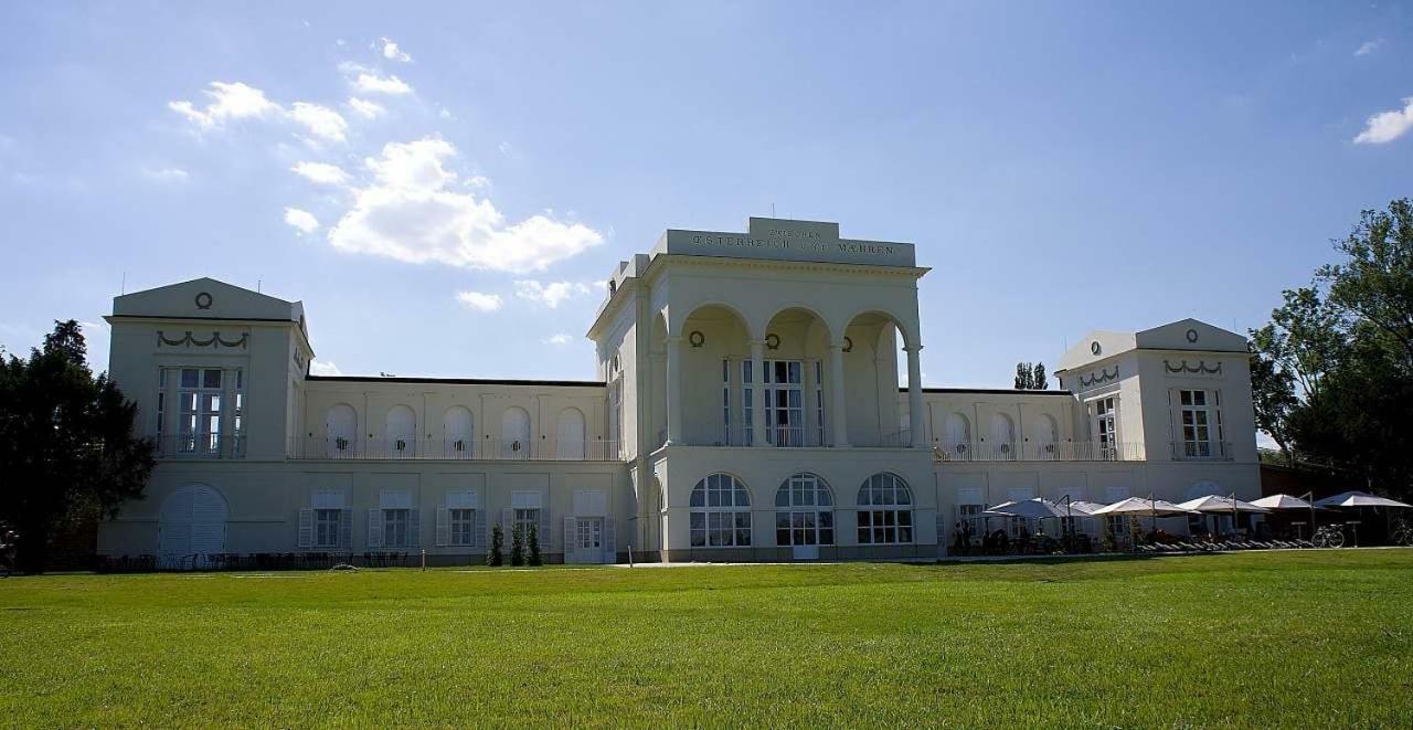 Apartmány U Zámečku Hlohovec Exterior foto